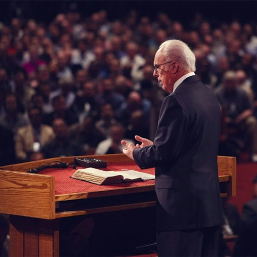 What’s the Truth about John MacArthur & His Ministries?