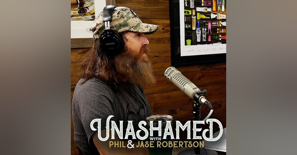 Ep 474 | Jase Runs Straight Into Toddler Chaos, Uncle Si's Ball of Socks & the Curse on America