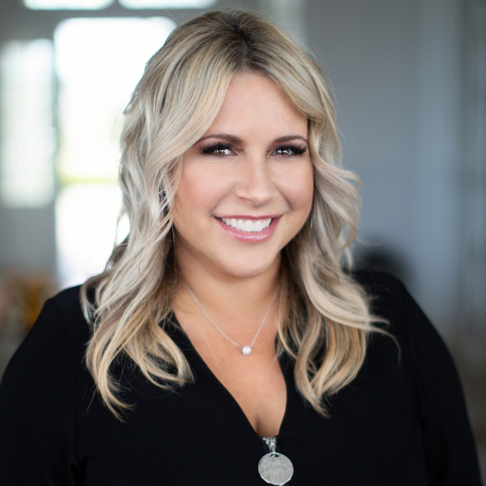 Nikki-Lyn Holm:  Top Producer, Influencer and Mom