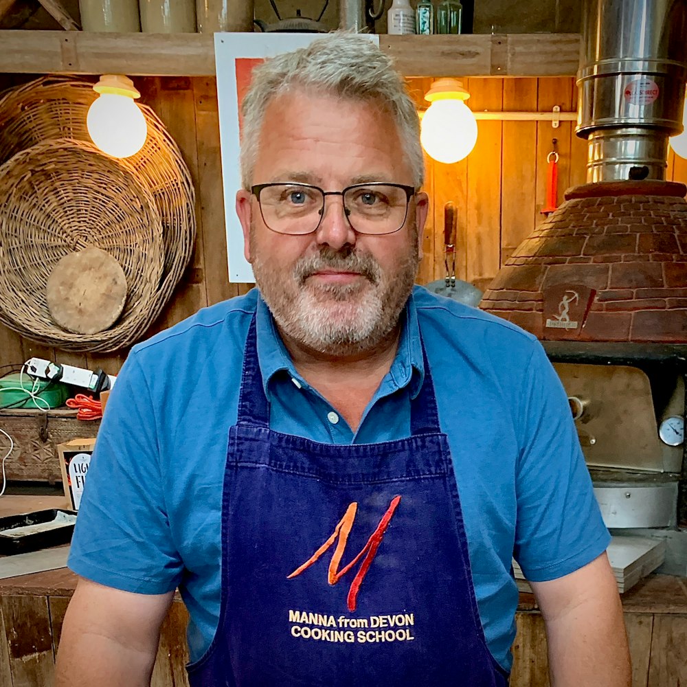 Masterclass Part 1 - Introducing David Jones from the Manna From Devon Wood Fired Oven Cooking School.
