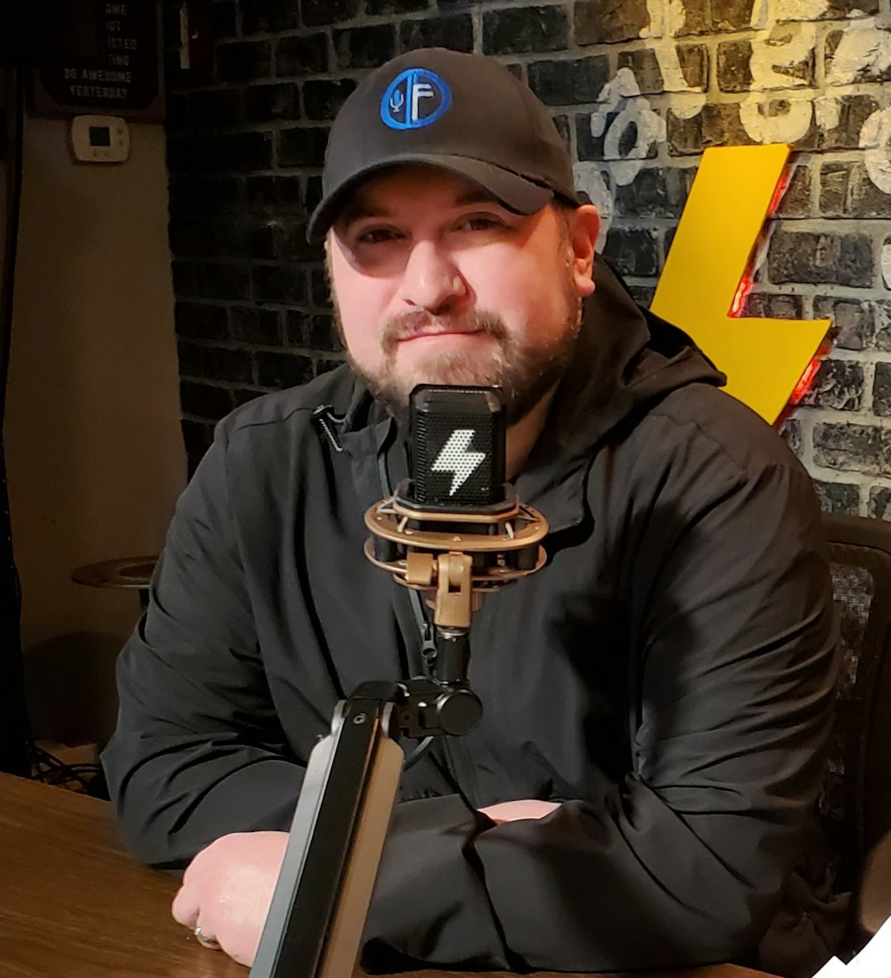 At The Mic (with Keith) - Episode 7 - Guest: Rob Barowski (4/17/2020)