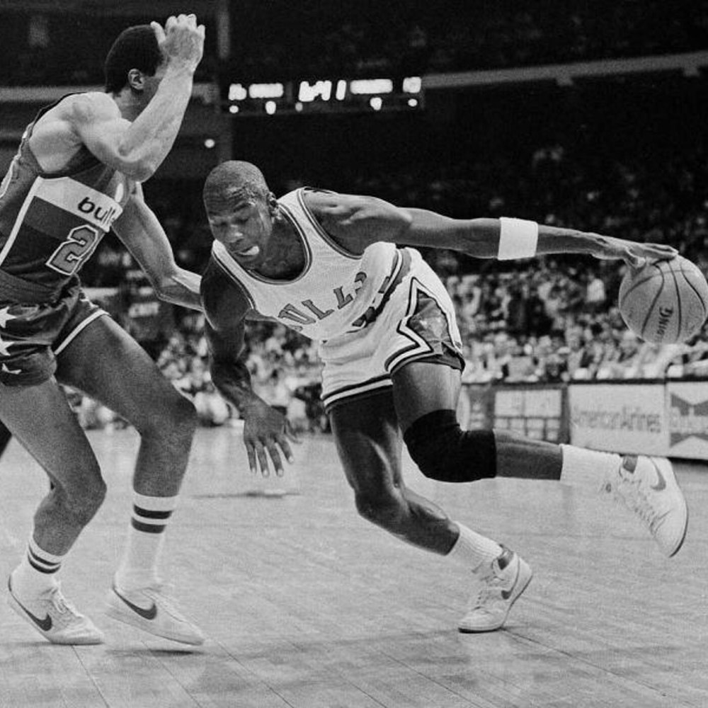 Michael Jordan's rookie NBA season - MJ's Chicago Bulls regular-season debut - October 26, 1984 - NB85-6