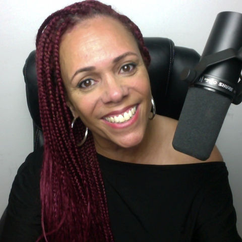 Why Your PODCAST ISN'T Growing and How to FIX It - Karen Roberts