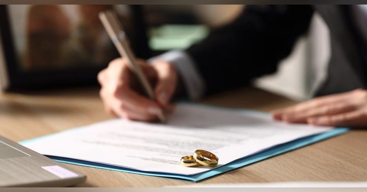 image for Understanding a Spousal Buyout Mortgage