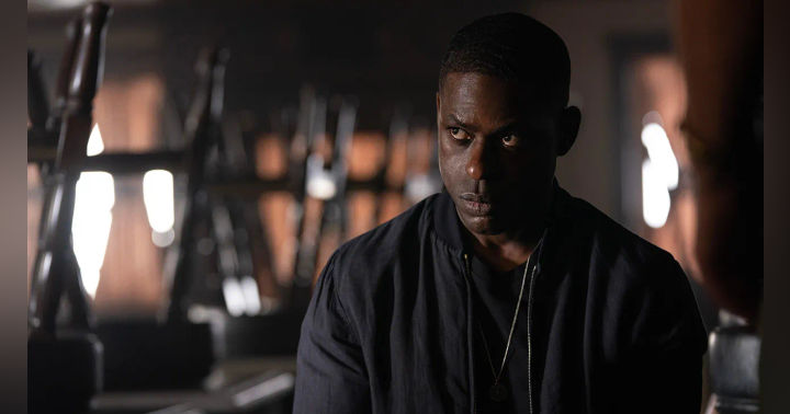 image for Sterling K. Brown Reveals He Once Nearly Had a Panic Attack During His First Big Press Interview